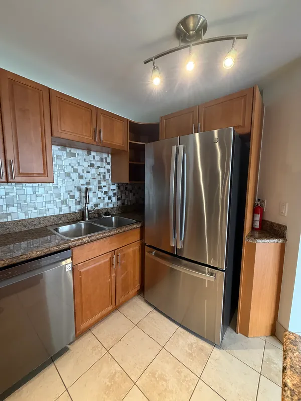 $550,000 | 357 Almeria Avenue, Unit 1006, Coral Gables, FL 33134