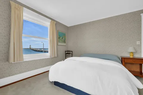$3,000,000 | 4 Van Zandt Avenue, Newport, RI 02840