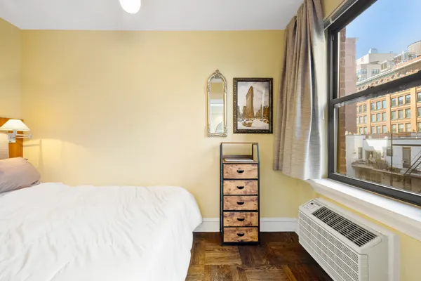 $725,000 | 49 West 12th Street, Unit 8H | Greenwich Village