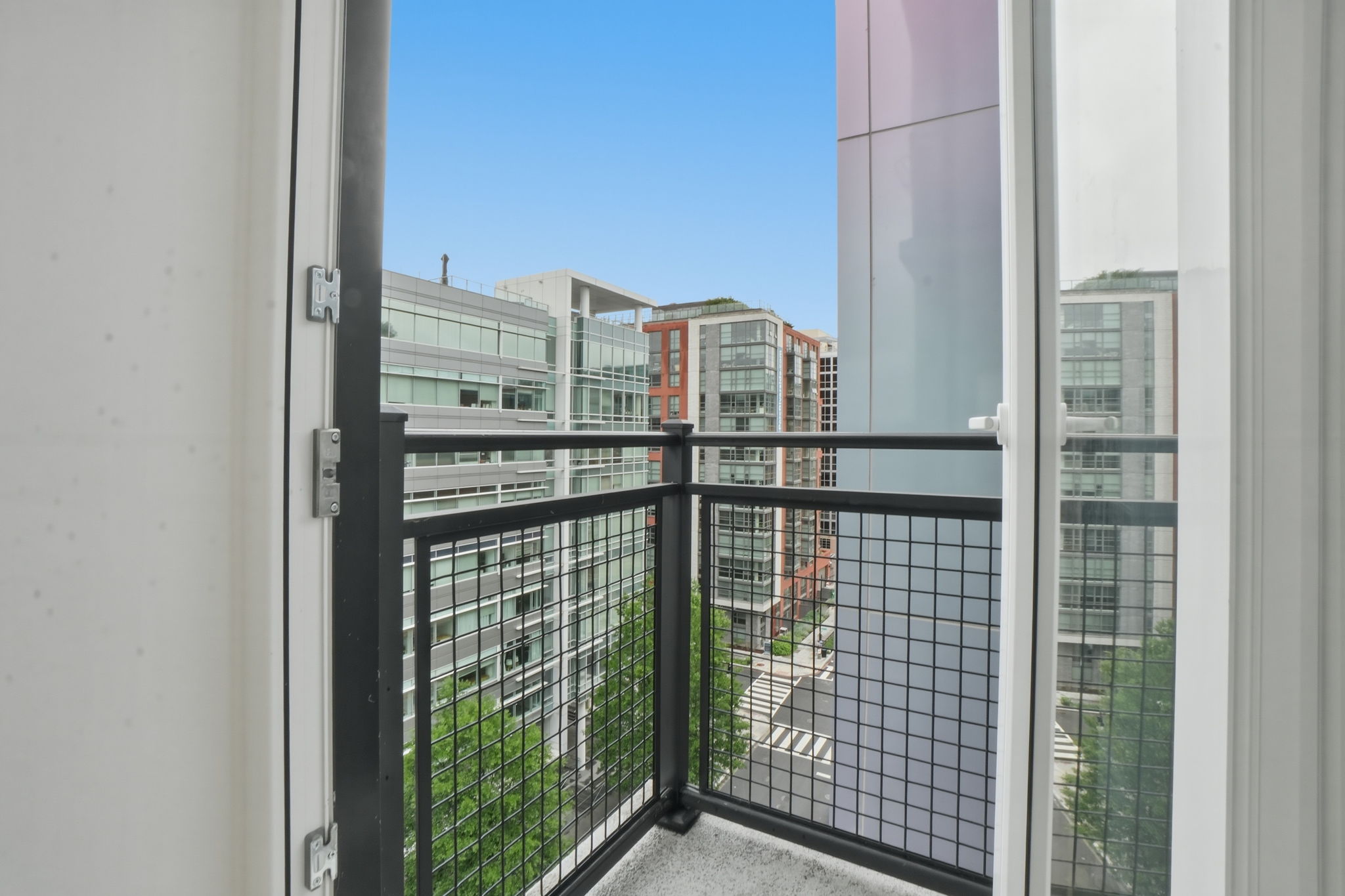 37 L Street Southeast, Unit 902 Washington, DC 20003 - Photo 10 of 44