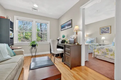 Contact Agent | 102 Central Street, Unit 5A, Saugus, MA 01906