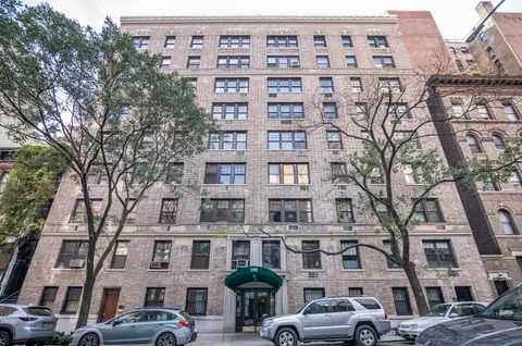 $3,300,000 | 108 East 82nd Street, Unit 7C | Upper East Side
