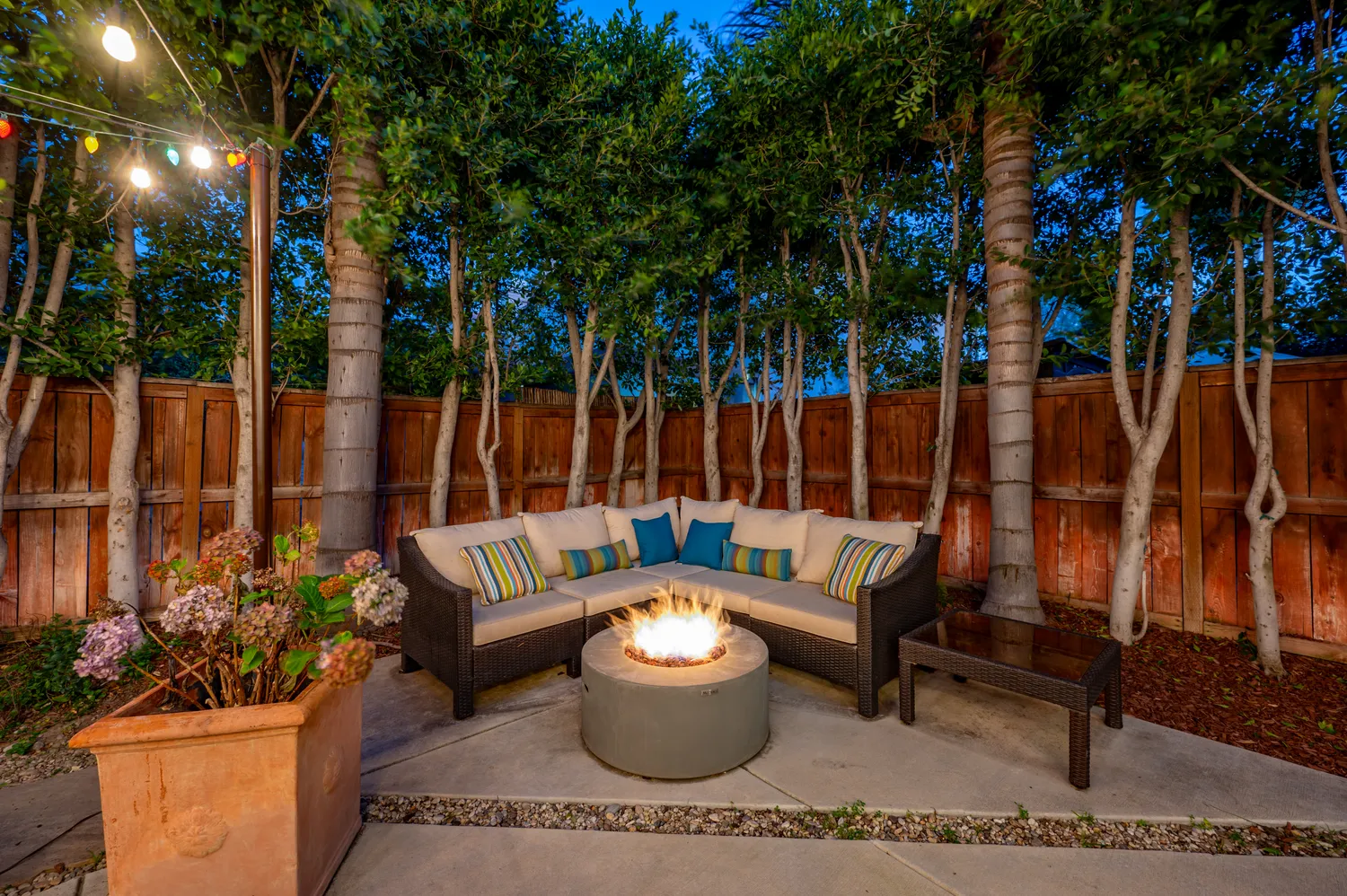 $1,129,000 | 7466 Louise Avenue, Lake Balboa, CA 91406