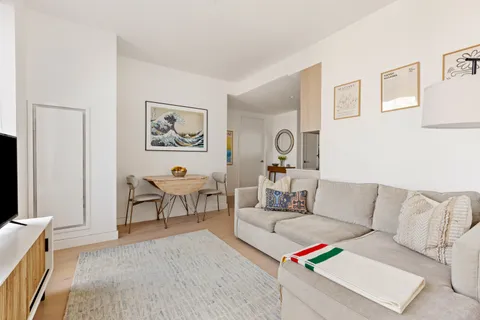 $1,495,000 | 3 Court Square, Unit 1905 | Long Island City