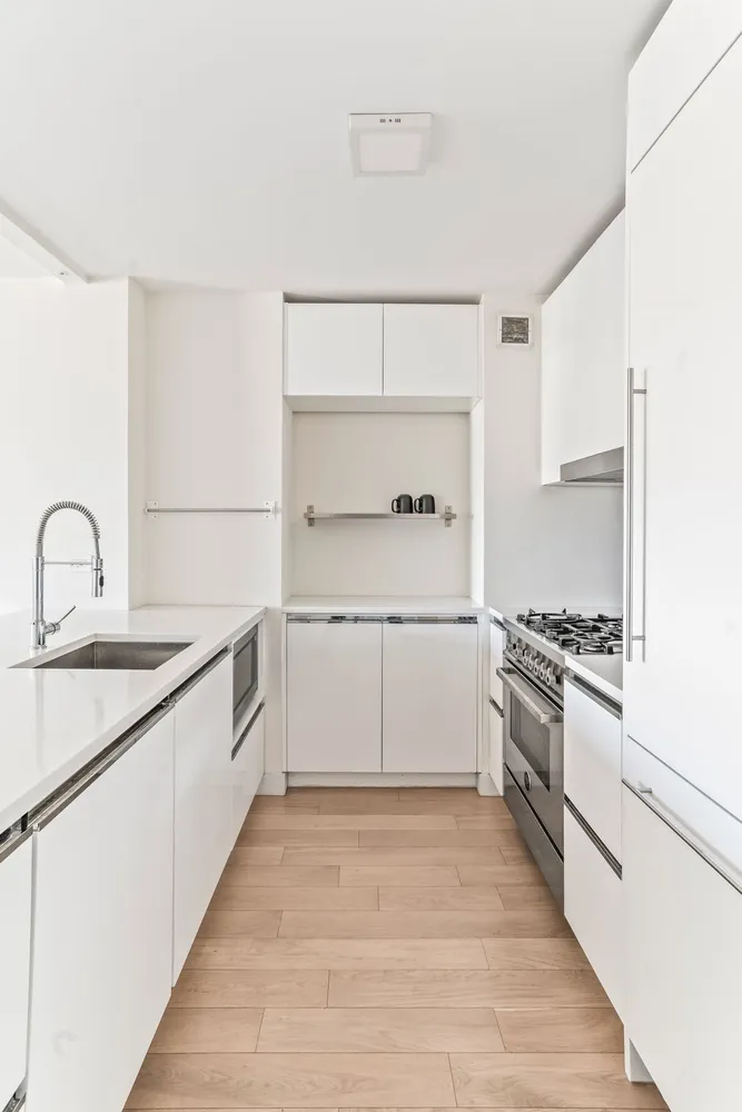 $6,150 | 301 West 53rd Street, Unit 9C | Hell's Kitchen