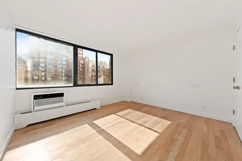 $1,699,000 | 16 West 16th Street, Unit 14NN | Flatiron