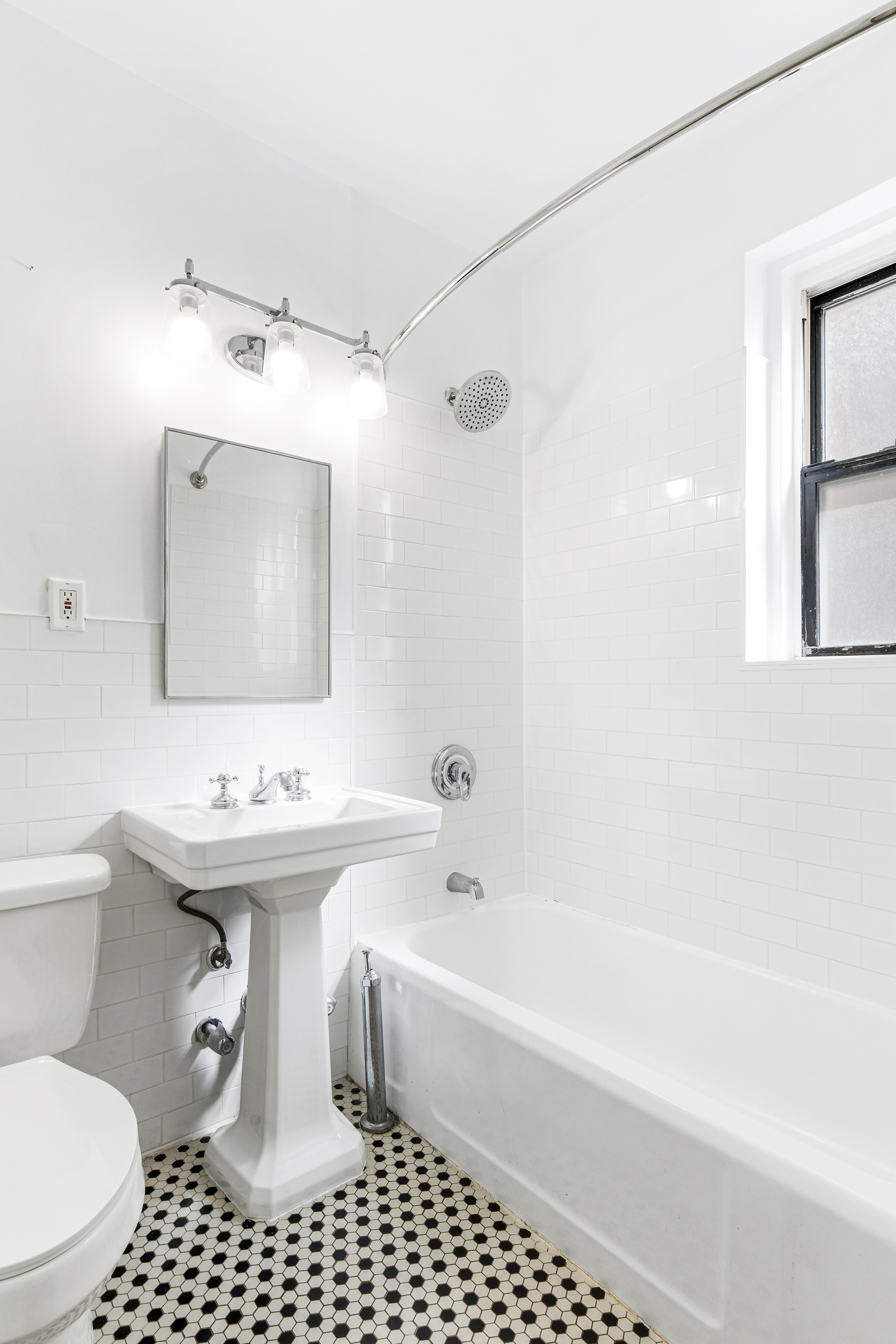 414 Albemarle Road, Unit 4E Brooklyn, NY 11218 - Photo 6 of 8