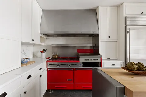 $4,295,000 | 10 Gracie Square, Unit 8D | Upper East Side