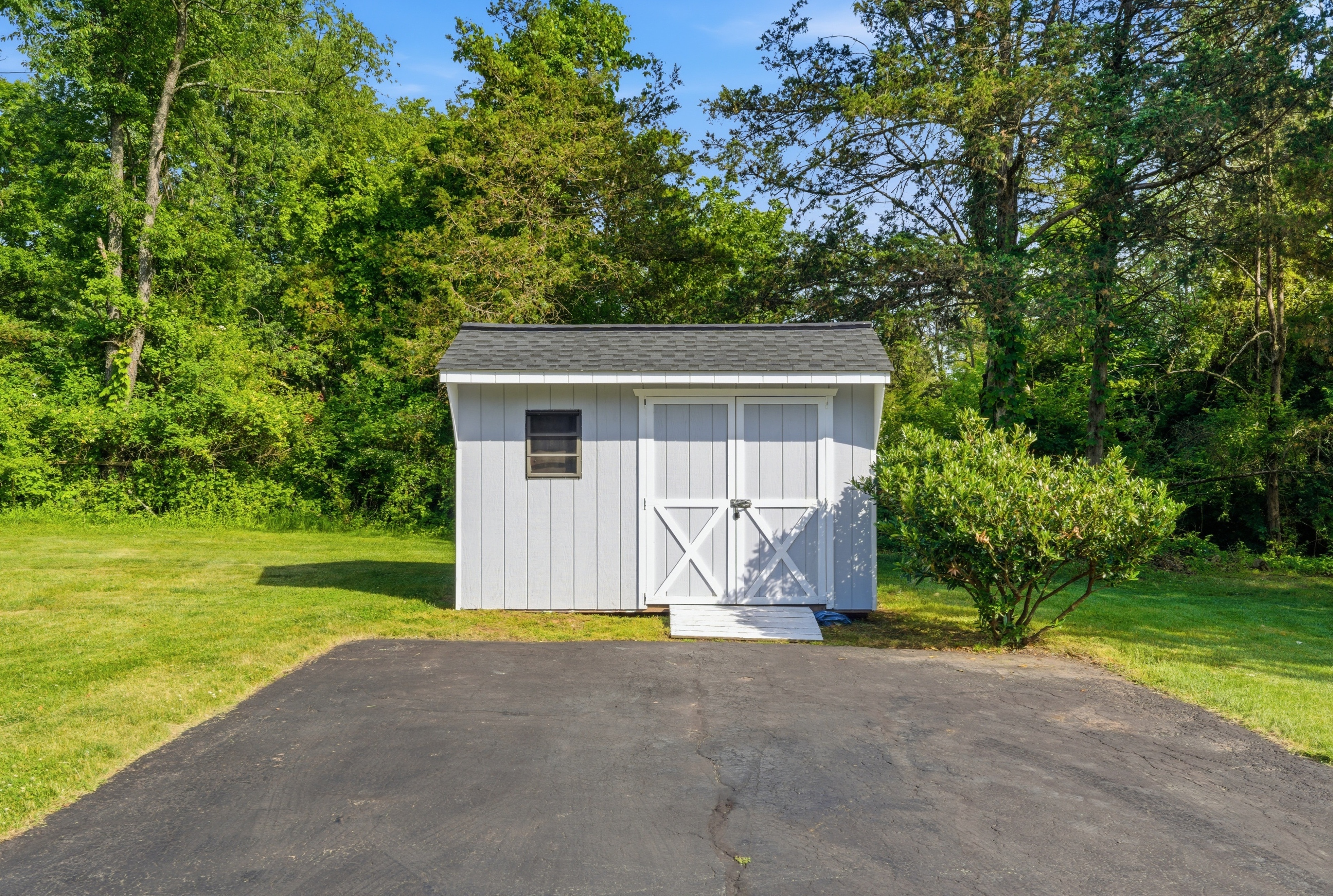 7 Smith Branch Road Whitehouse Station, NJ 08889 - Photo 28 of 33