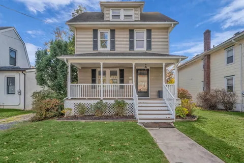 $950,000 | 81 Pinckney Road, Red Bank, NJ 07701