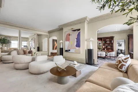 $4,950,000 | 45 East 66th Street, Unit 3W | Lenox Hill