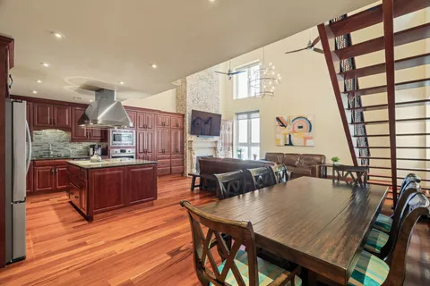 $1,400,000 | 802-10 Locust Street, Unit 201, Philadelphia, PA 19107