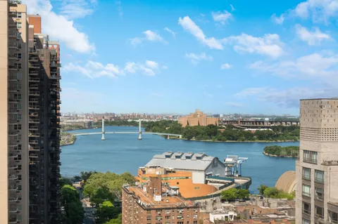 $1,400,000 | 455 East 86th Street, Unit 22C | Upper East Side