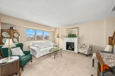 $775,000 | 609 Columbus Avenue, Unit 14C | Upper West Side