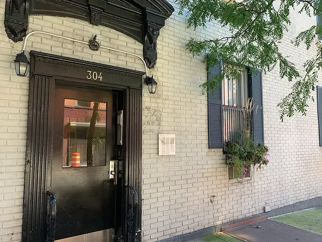 $3,850 | 304 West 10th Street, Unit 4B | West Village