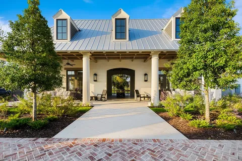 $587,500 | 2026 Glasgow Avenue, Baton Rouge, LA 70808