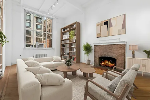 $2,250,000 | 33 West 67th Street, Unit FE | Upper West Side