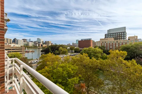 $1,450,000 | 6 Canal Park, Unit 606, Cambridge, MA 02141