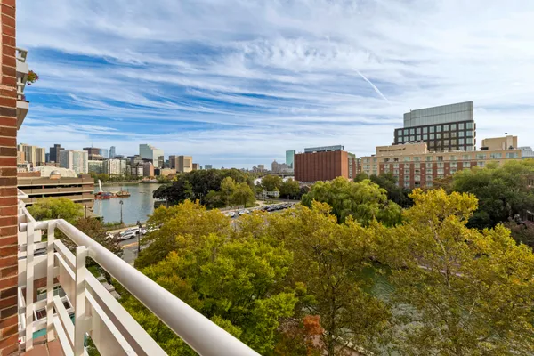 $1,450,000 | 6 Canal Park, Unit 606, Cambridge, MA 02141