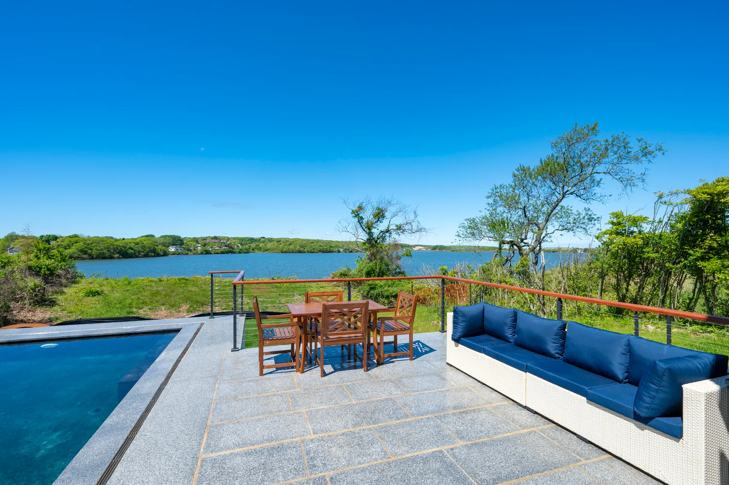 $6,295,000 | 113 South Edgemere Street, Montauk, NY 11954
