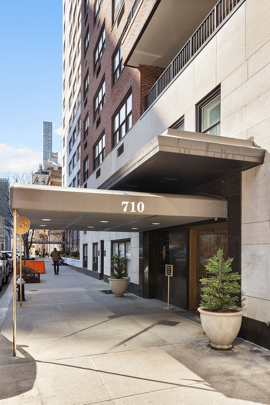 710 Park Avenue, Unit 4D Manhattan, NY 10021 - Photo 12 of 13 a front view of a building