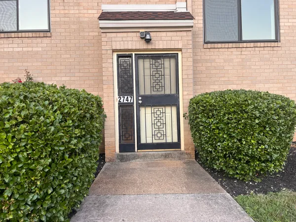 $3,300 | 2747 31st Place Northeast, Washington, DC 20018