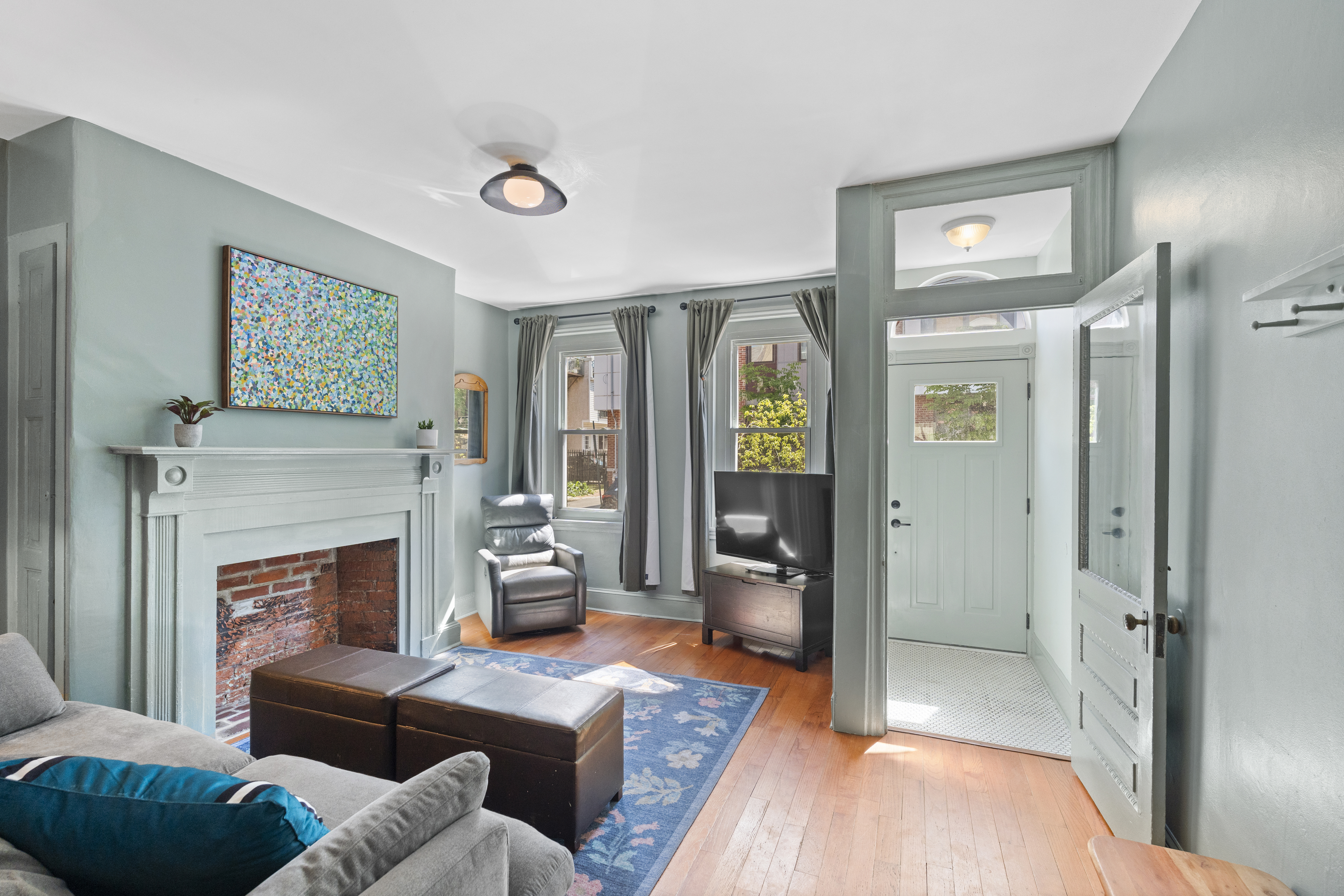 624 North 4th Street Philadelphia, PA 19123 - Photo 2 of 21