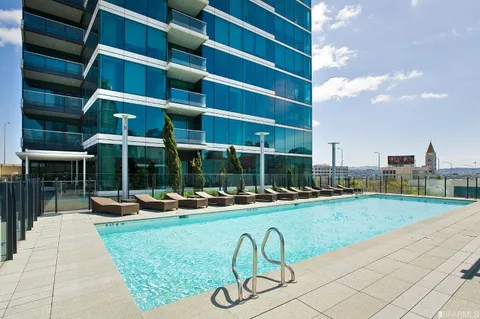 a view of a parking area