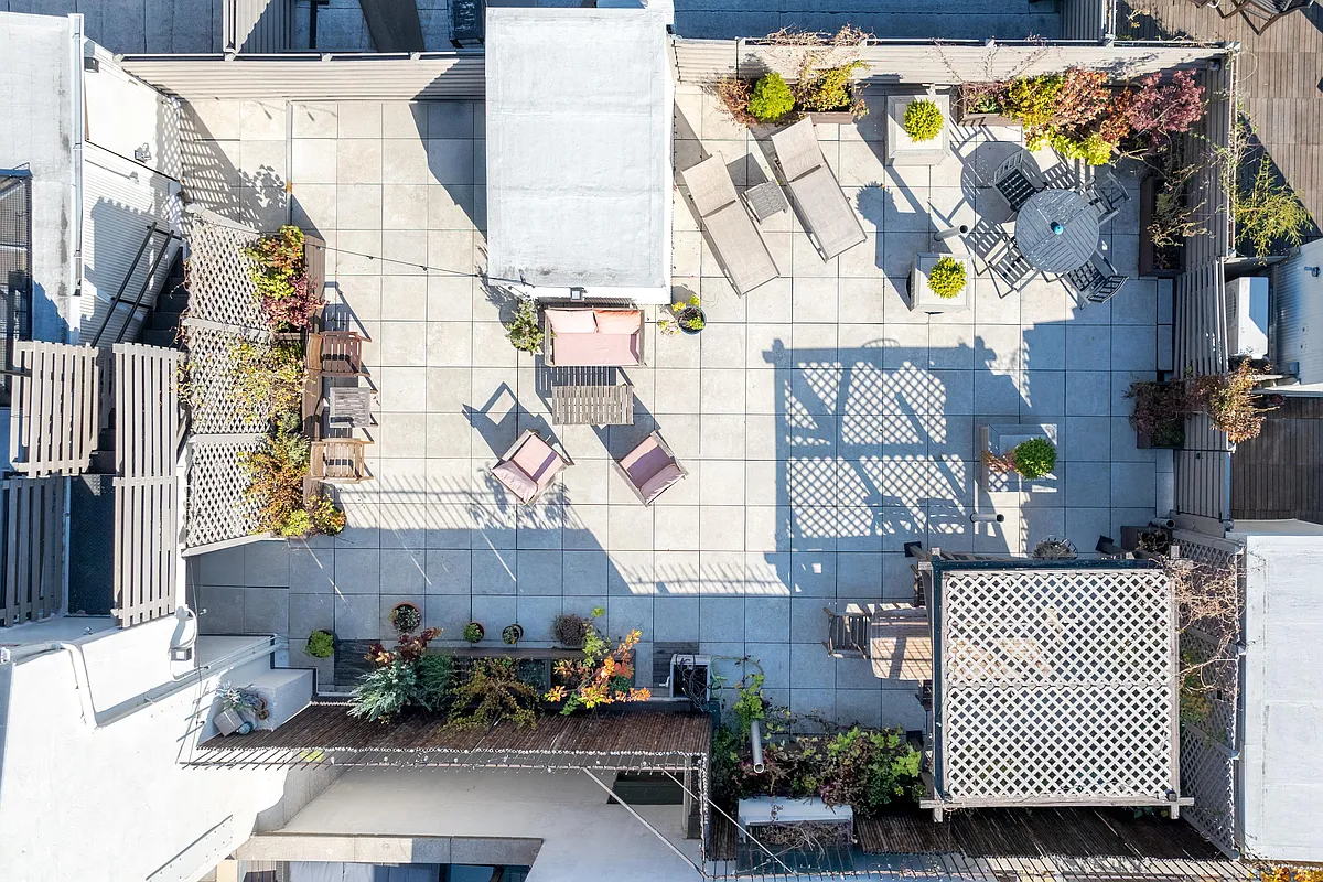 300 East 4th Street, Unit 1A Manhattan, NY 10009 - Photo 10 of 12
