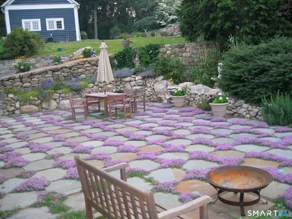 $2,698,000 | 135 Comstock Hill Road, New Canaan, CT 06840