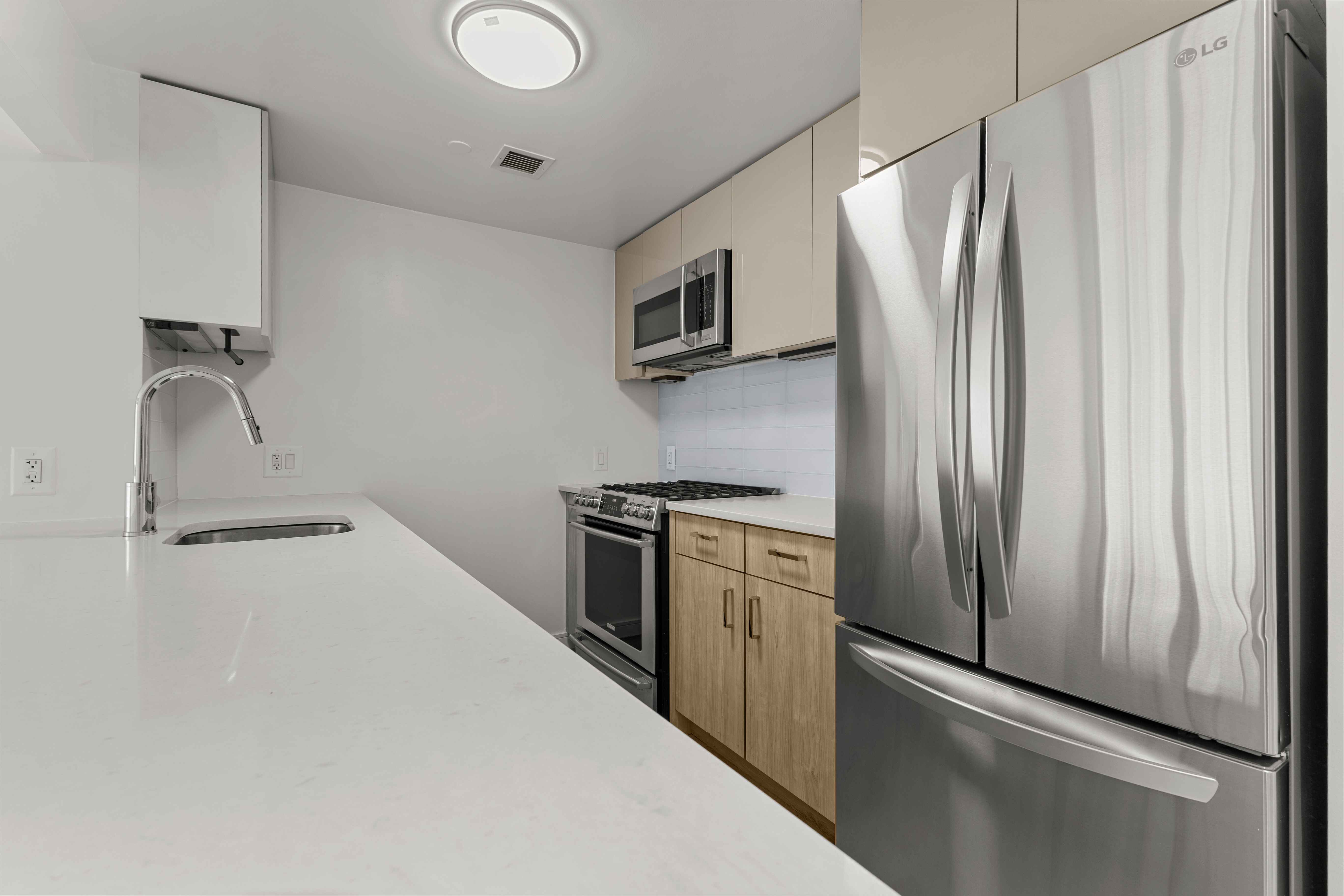 171 West 131st Street, Unit 411 Manhattan, NY 10027 - Photo 4 of 14