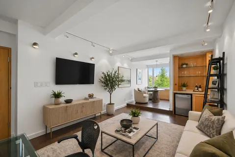 $845,000 | 120 Central Park South, Unit 6C | Central Park South