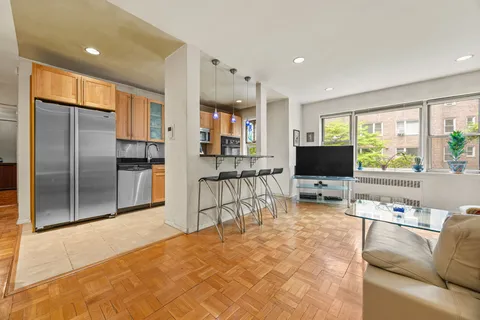 $585,000 | 3850 Hudson Manor Terrace, Unit 1EE/2EE | Riverdale