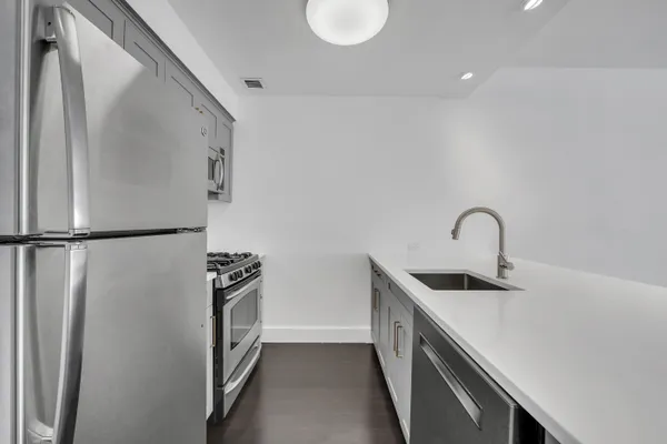 $850,000 | 516 West 47th Street, Unit S1B | Hell's Kitchen