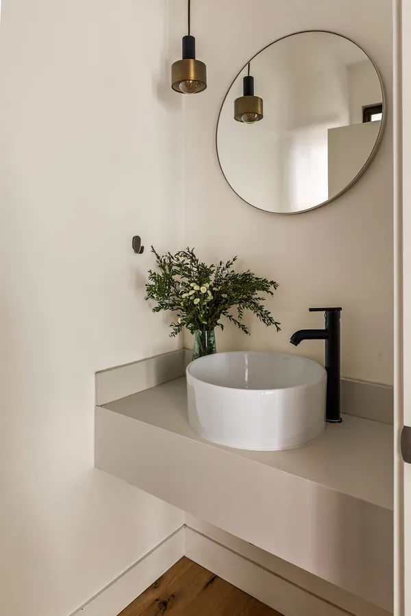 $1,100,000 | 860 1/2 South Wilton Place, Los Angeles, CA 90005