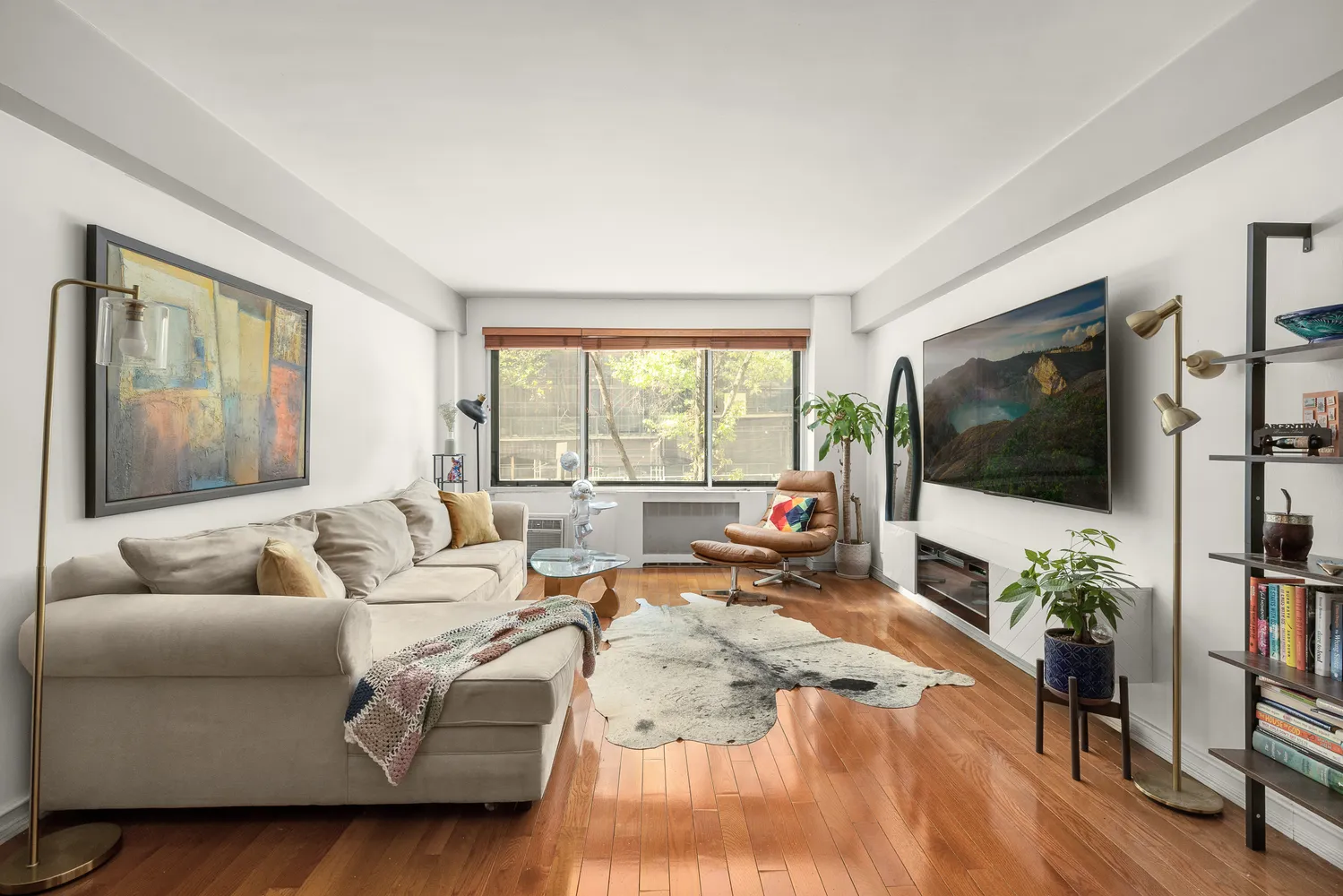 $575,000 | 200 East 36th Street, Unit 2C | Murray Hill