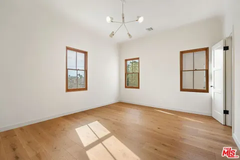 $995,000 | 346 1/2 North Gardner Street, Los Angeles, CA 90036