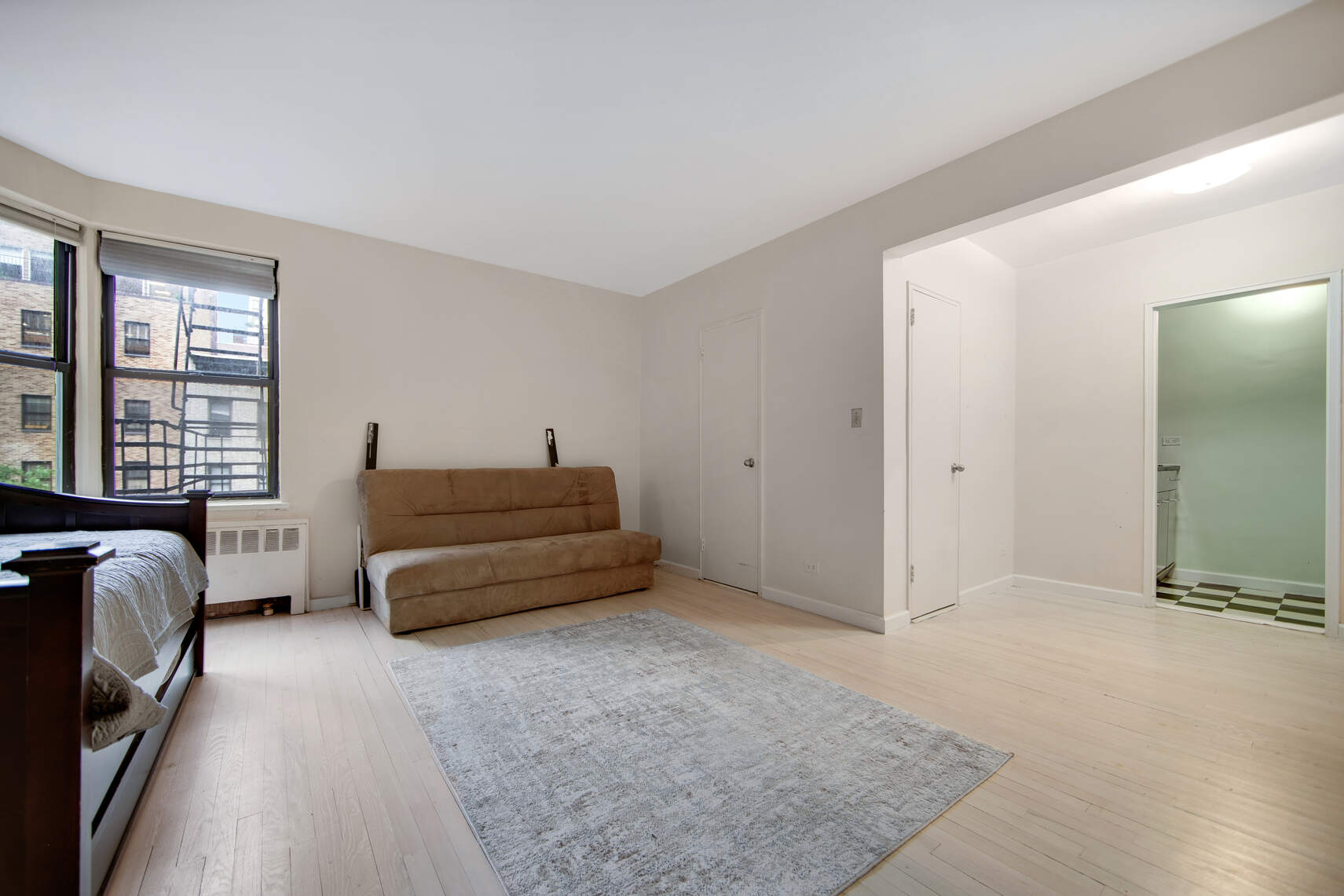 330 East 70th Street, Unit 4G Manhattan, NY 10021 - Photo 3 of 7