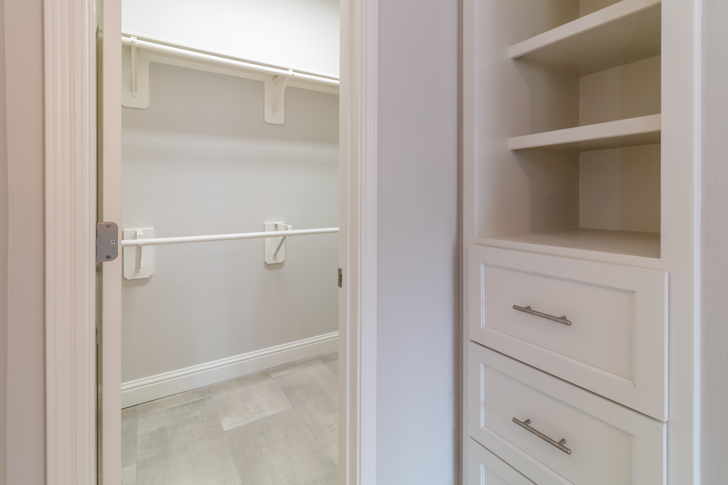 46 Wimberly Way Conroe, TX 77385 - Photo 9 of 16 a close view of a closet