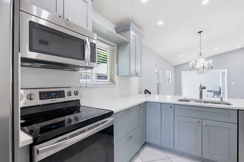 $399,900 | 8621 Jasmine Way, Boca Raton, FL 33496