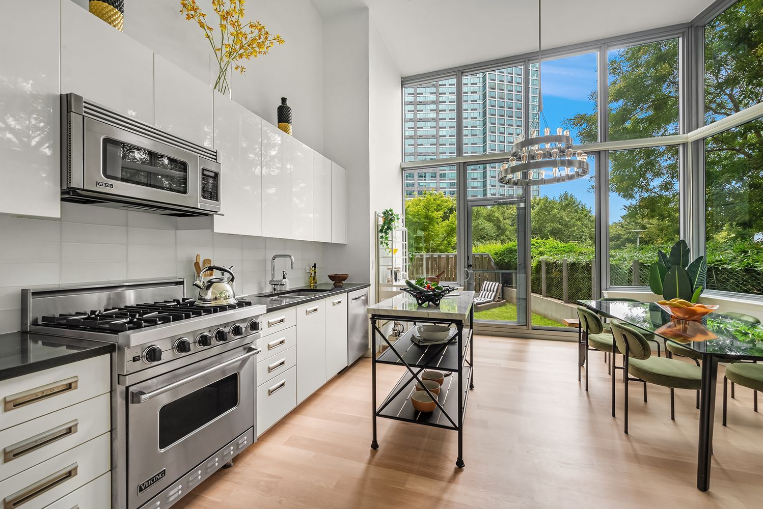 46-30 Center Boulevard, Unit 103 Queens, NY 11109 - Photo 2 of 24