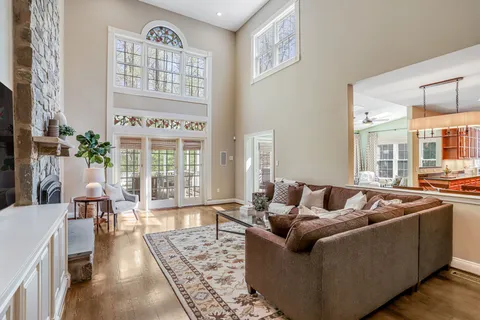 $1,275,000 | 15816 Thistlebridge Drive, Rockville, MD 20853
