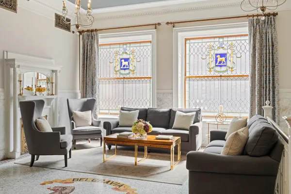 $500,000 | 1811 Chestnut Street, Unit 707, Philadelphia, PA 19103