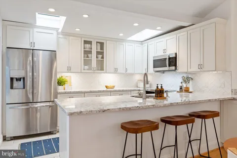 $1,700,000 | 203 9th Street Southeast, Washington, DC 20003