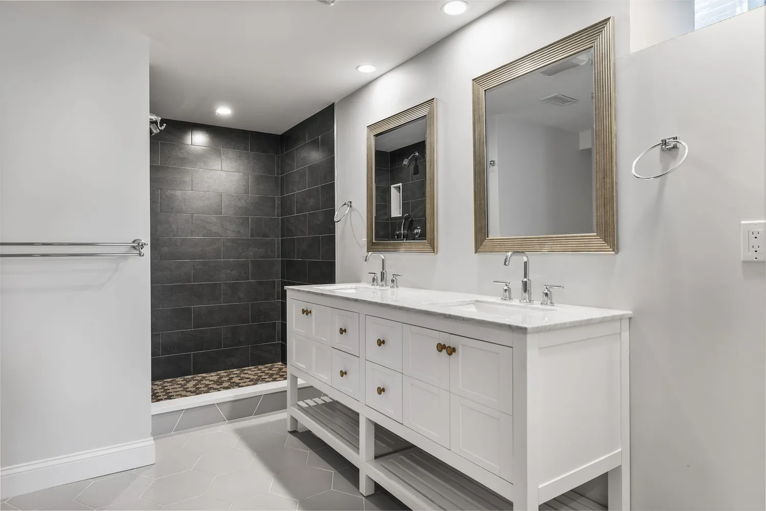 $4,000 | 83 Centre Street, Unit 1, Dorchester Center, MA 02124