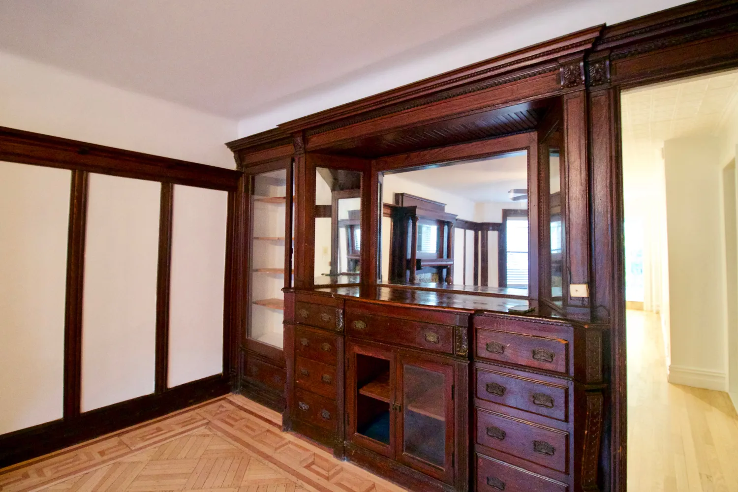 a view of entrance door of the house