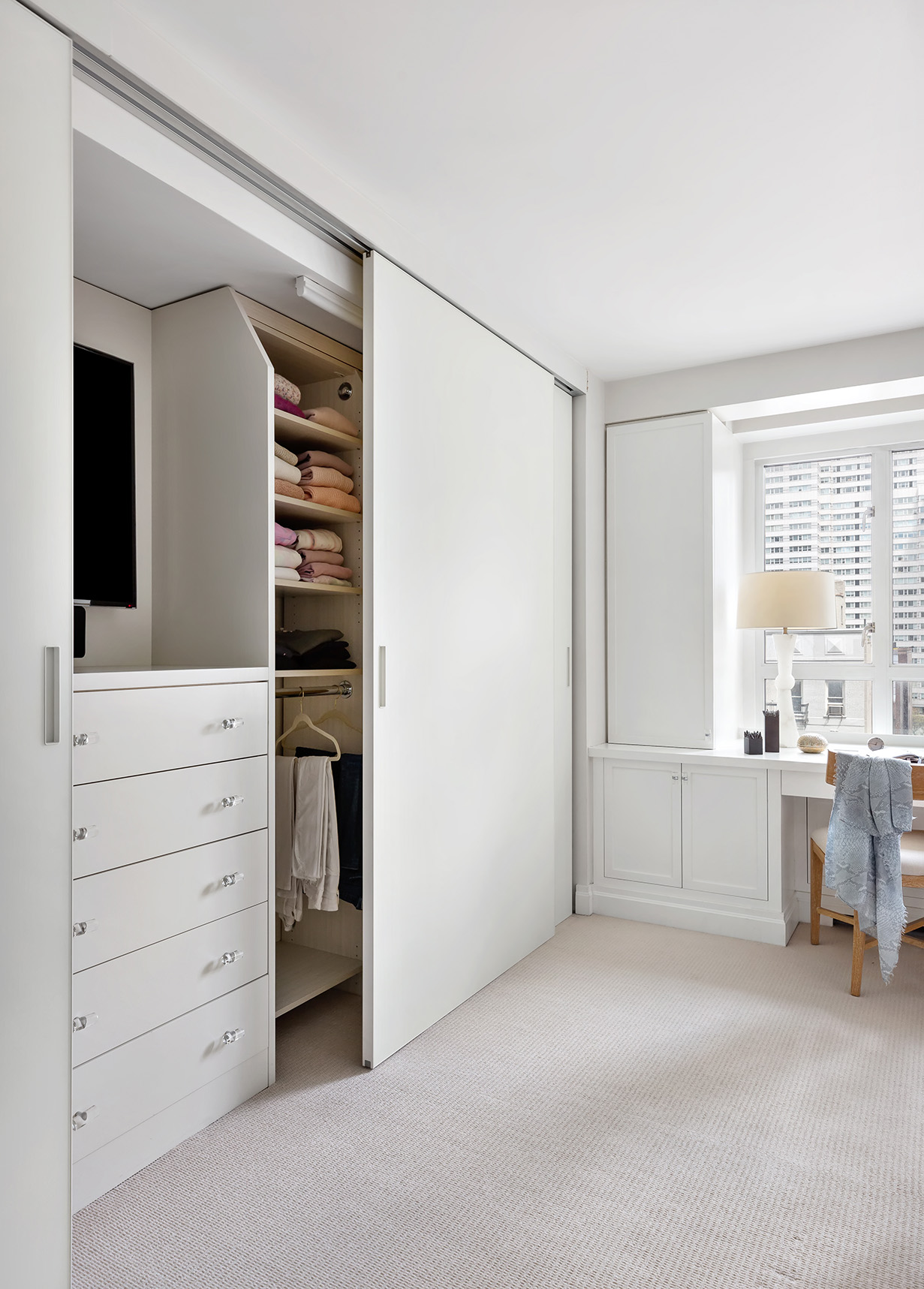 200 East 66th Street, Unit E707 Manhattan, NY 10065 - Photo 9 of 21