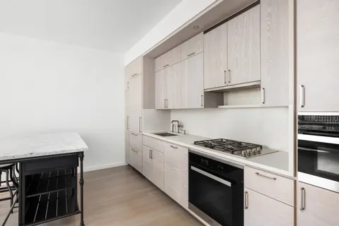 $1,300,000 | 1 City Point, Unit 18H | Downtown Brooklyn