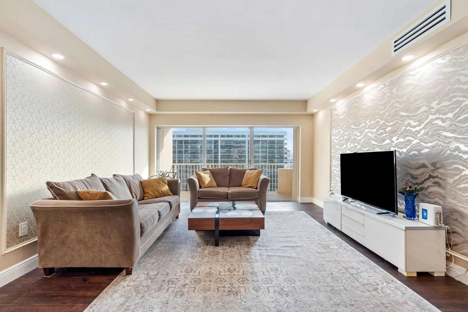 $3,700 | 1985 South Ocean Drive, Unit 9G, Hallandale Beach, FL 33009