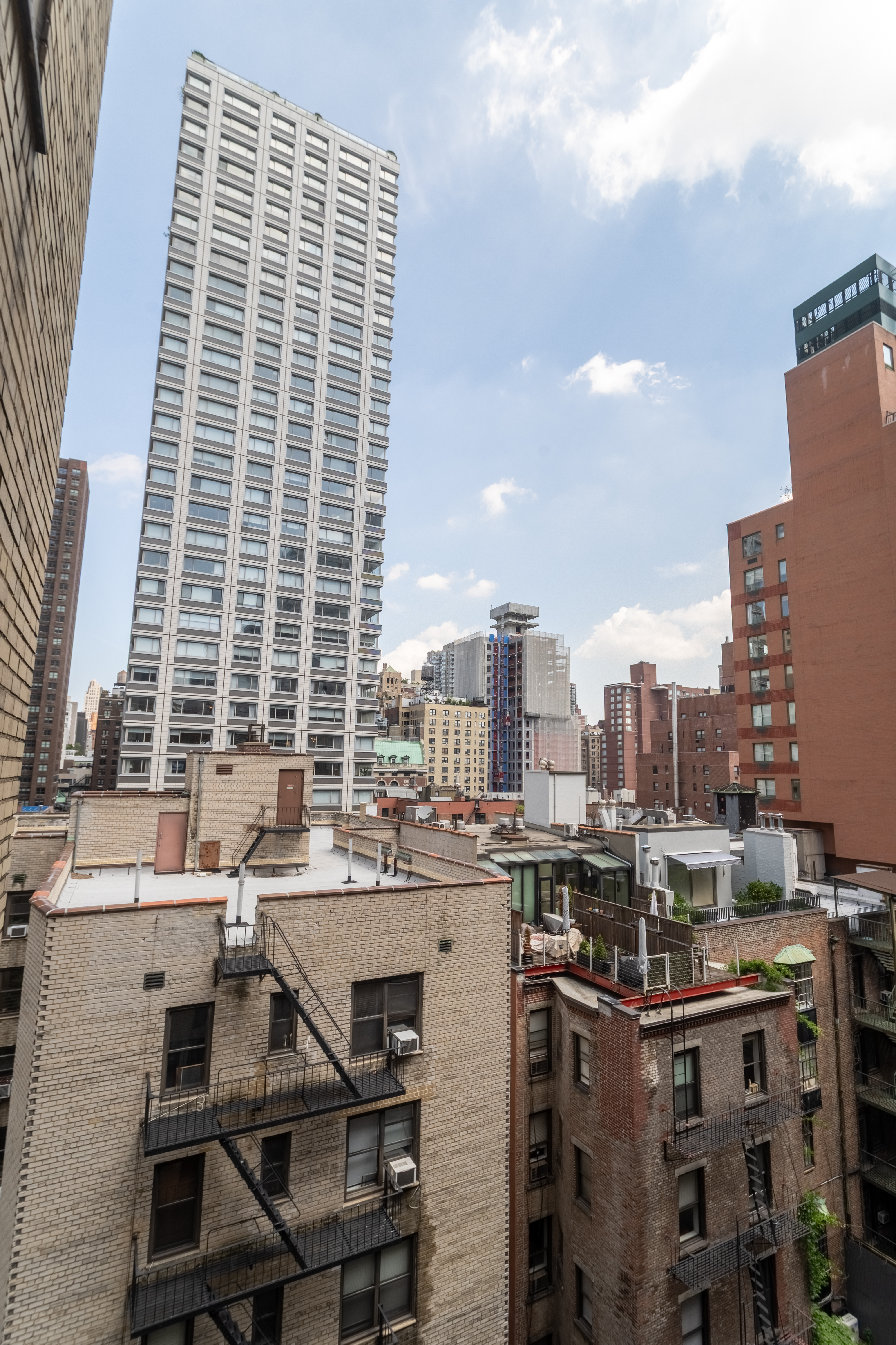 205 East 69th Street, Unit 8F Manhattan, NY 10021 - Photo 10 of 16 Gallery Image 10